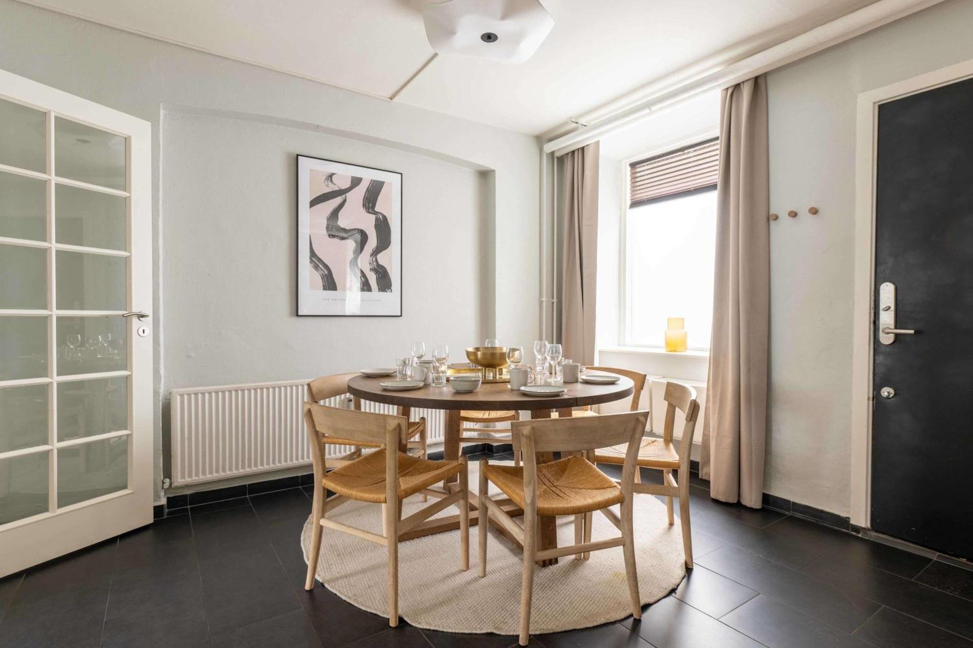 2 Bedroom In Heart Of Vesterbro Lägenhet